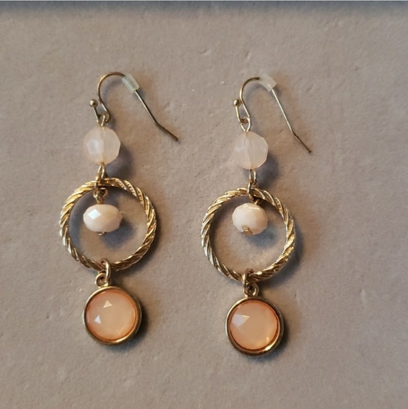 43. Pink peach and gold dangle earrings - Picture 3 of 5
